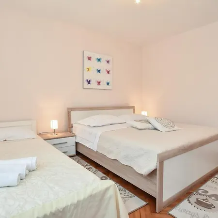 Apartmán With A Parking Space - 18251