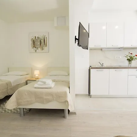 Apartmán With A Parking Space - 18251 Split